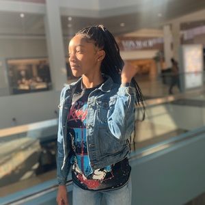 Meet your Posher, Akira